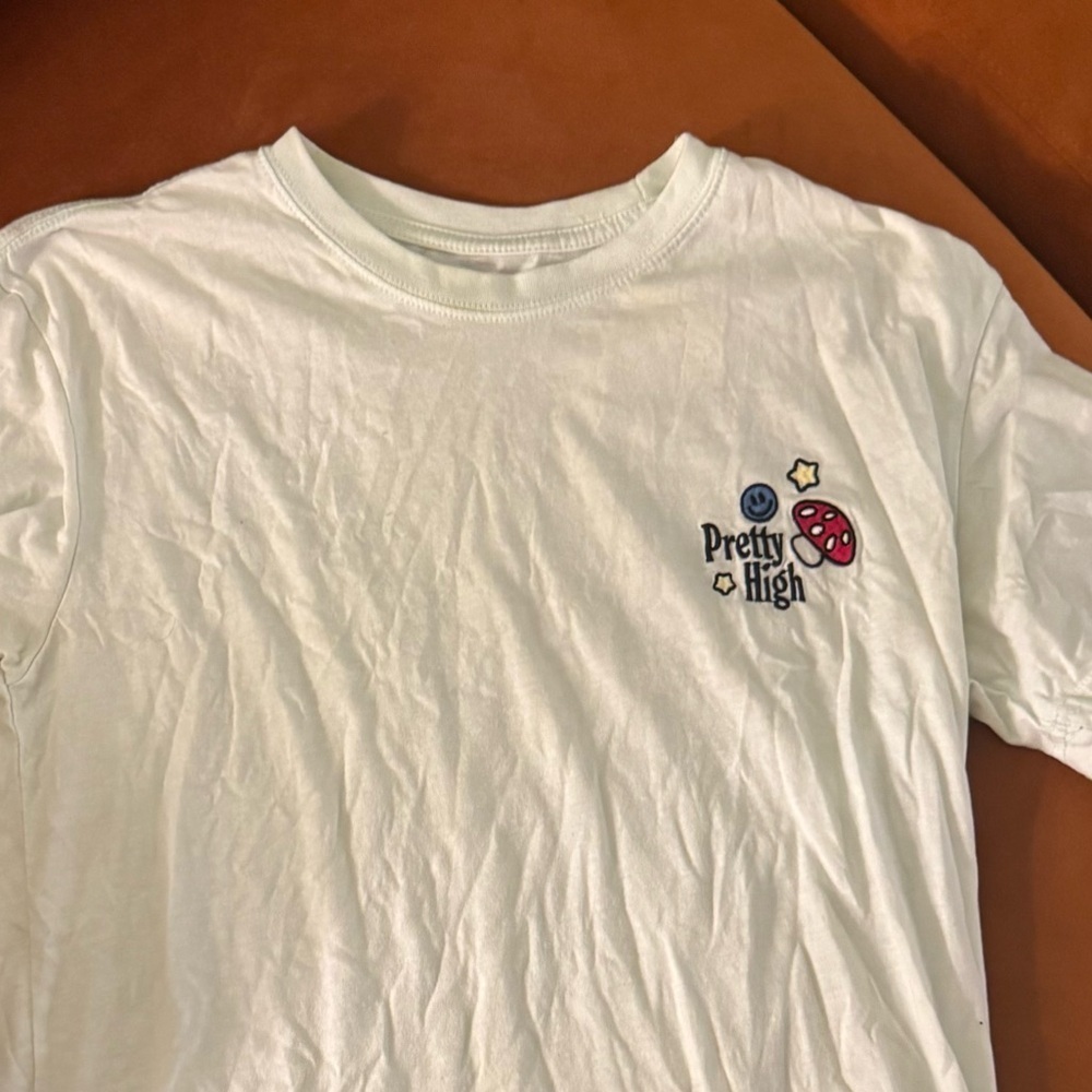 PacCares Pretty High Embroidered T-Shirt in Light Blue size medium - Picture 4 of 7